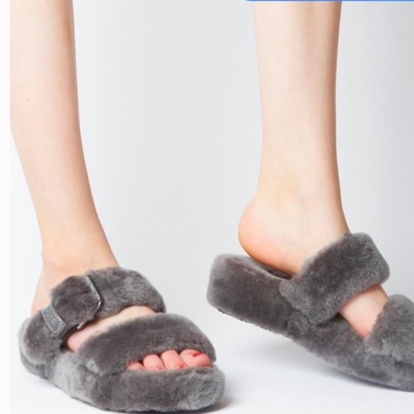 Ugg Women’s Fuzz Yeah Slipper - Picture 3 of 6